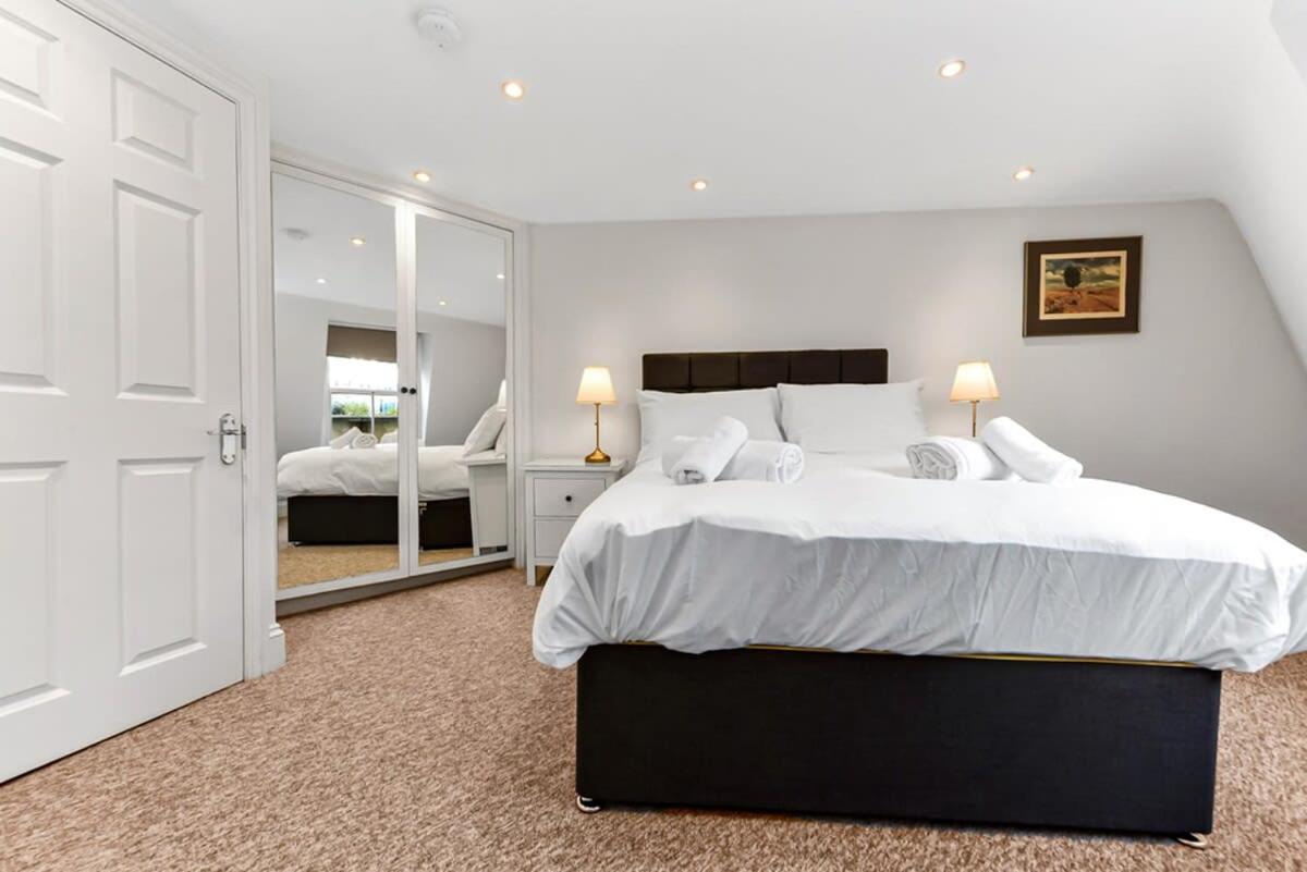 Modern 2 Bedroom Flat For 4 In Greater * Londen
