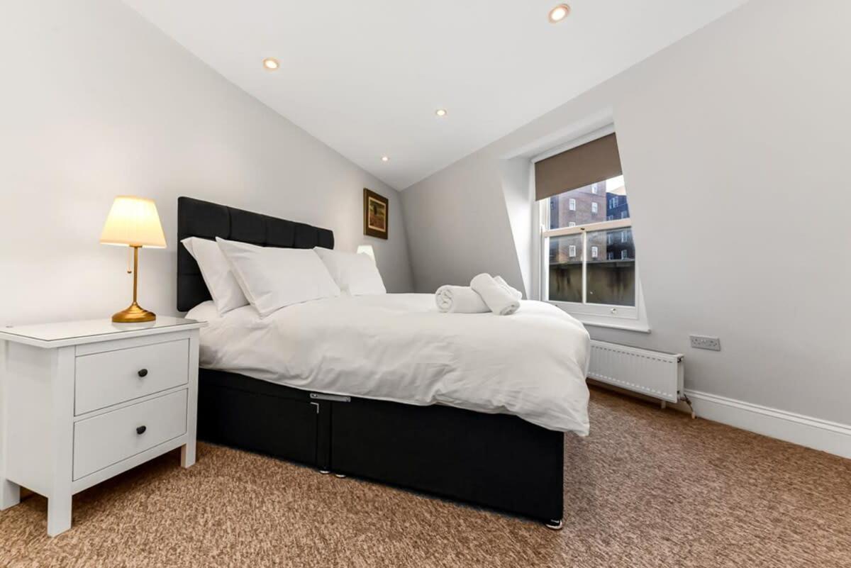 Modern 2 Bedroom Flat For 4 In Greater * Londen